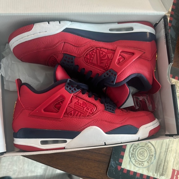 Red and Black Sneakers (USED VNDS) AIR JORDAN RETRO 4 - Picture 2 of 10